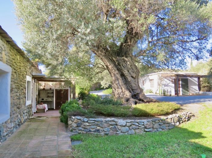 Image No.10-4 Bed Property for sale