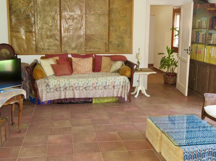 Image No.37-4 Bed Property for sale