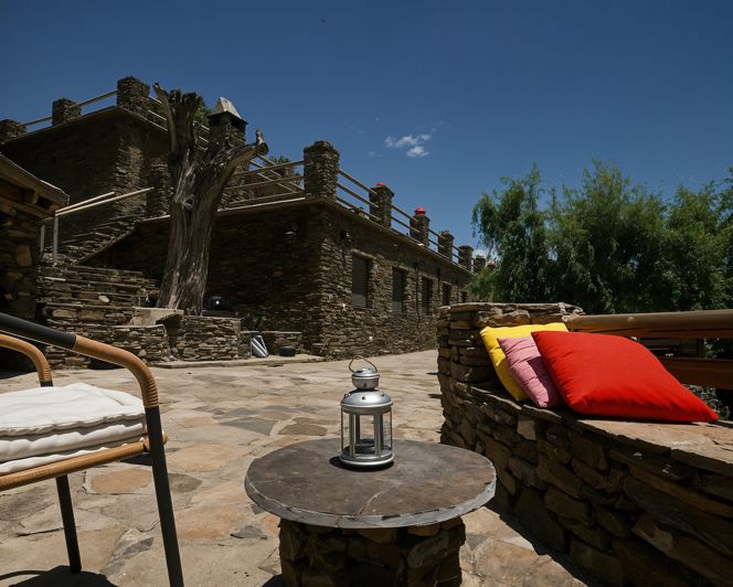 Image No.11-8 Bed Property for sale