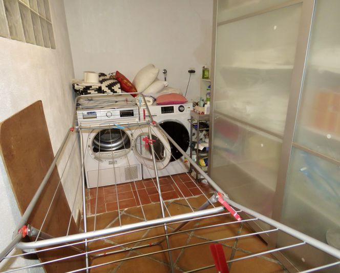 Image No.26-8 Bed Property for sale