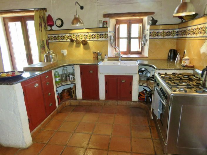 Image No.18-6 Bed Property for sale