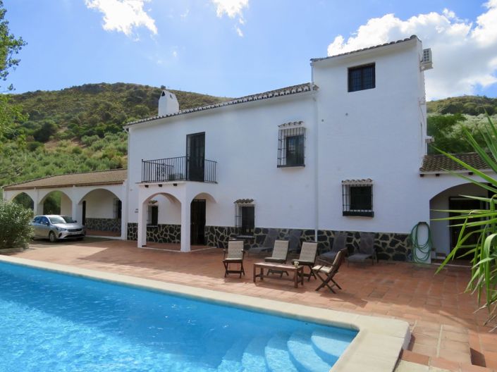 Image No.1-4 Bed Property for sale