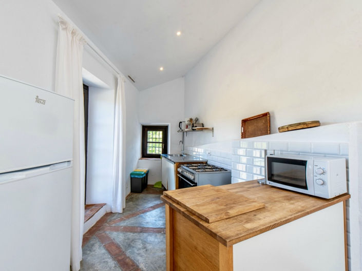 Image No.19-12 Bed Property for sale