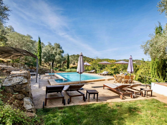 Image No.3-12 Bed Property for sale