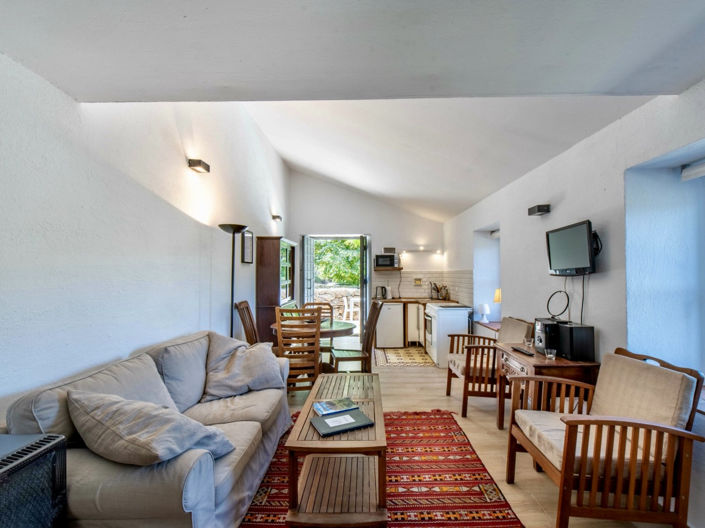 Image No.34-12 Bed Property for sale