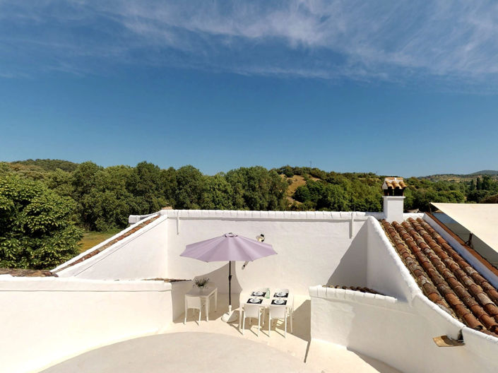 Image No.40-12 Bed Property for sale