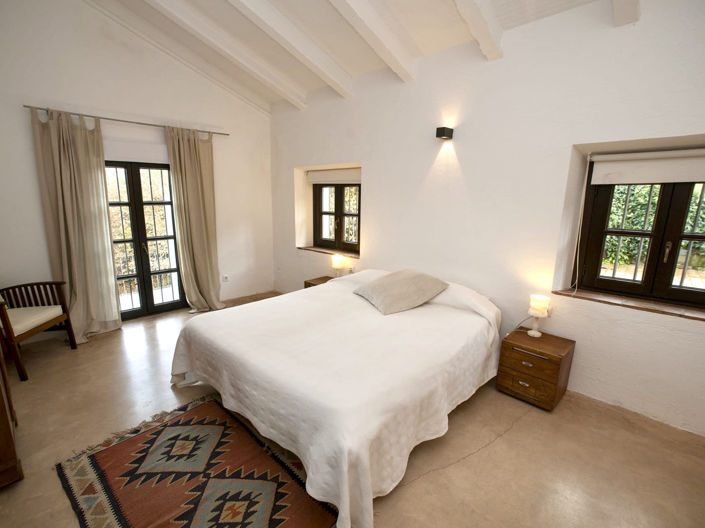 Image No.49-12 Bed Property for sale