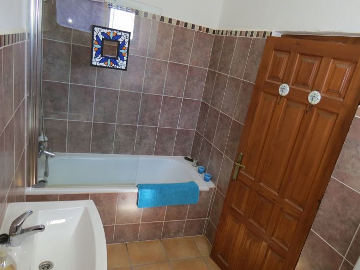 Image No.12-4 Bed Property for sale