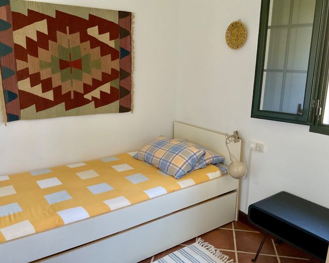 Image No.25-5 Bed Property for sale