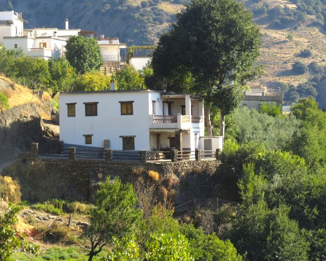 Image No.3-3 Bed Property for sale