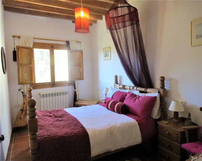 Image No.30-3 Bed Property for sale