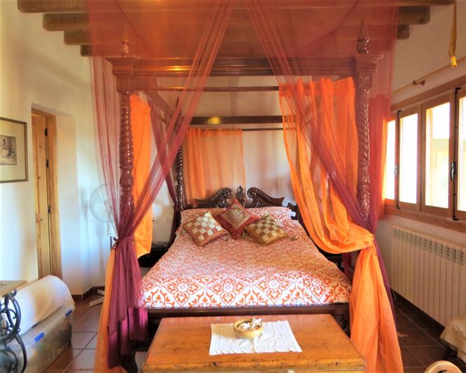 Image No.33-3 Bed Property for sale