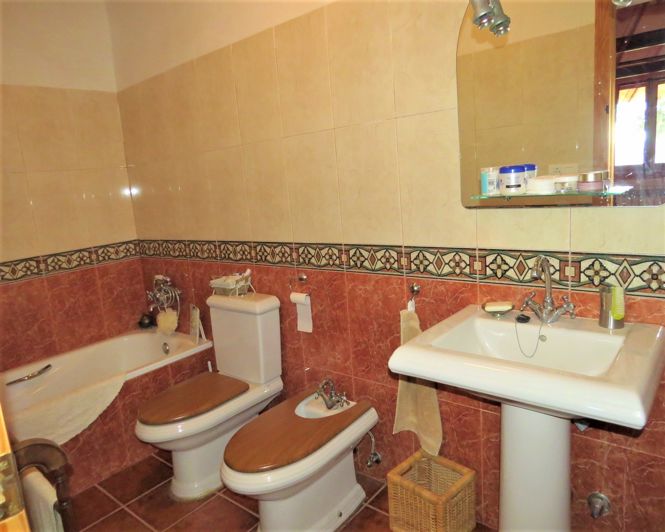 Image No.36-3 Bed Property for sale