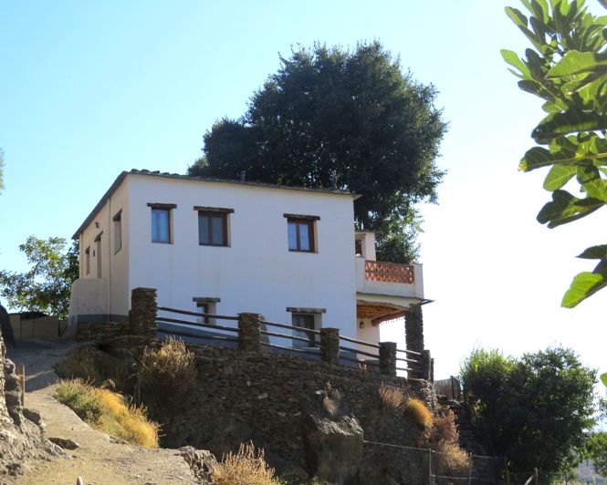 Image No.1-3 Bed Property for sale