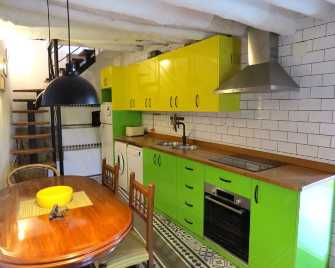 Image No.17-3 Bed Property for sale