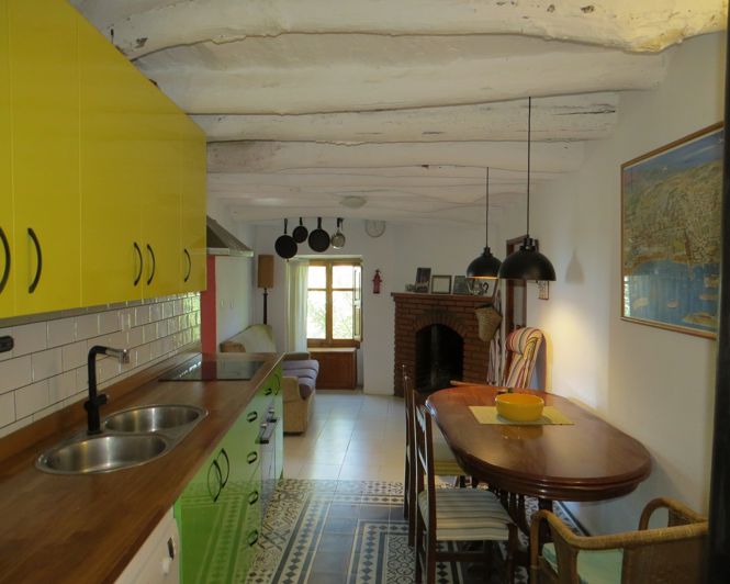 Image No.19-3 Bed Property for sale