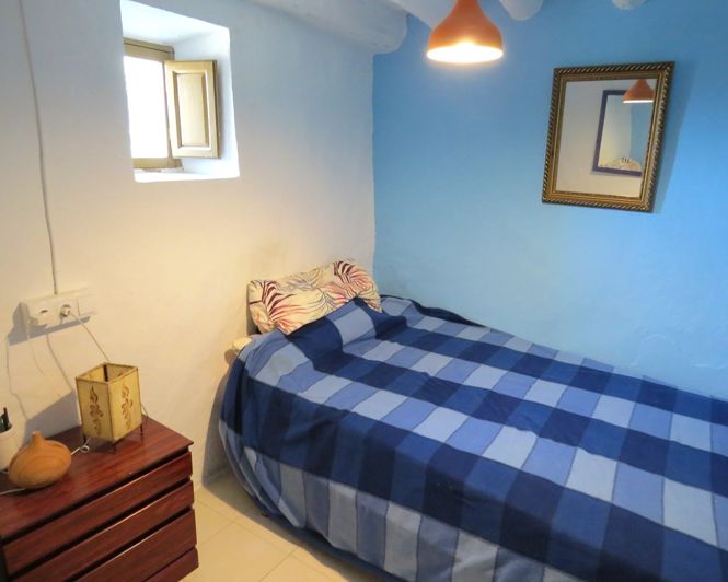 Image No.20-3 Bed Property for sale