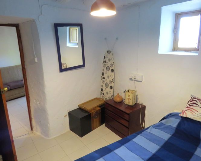 Image No.21-3 Bed Property for sale