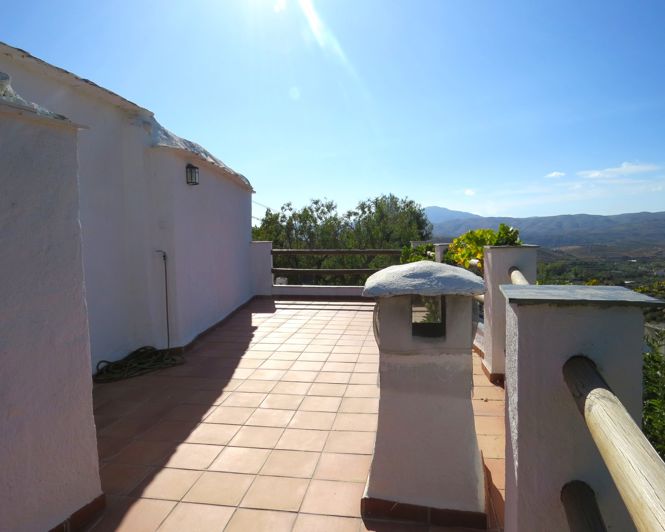 Image No.3-3 Bed Property for sale