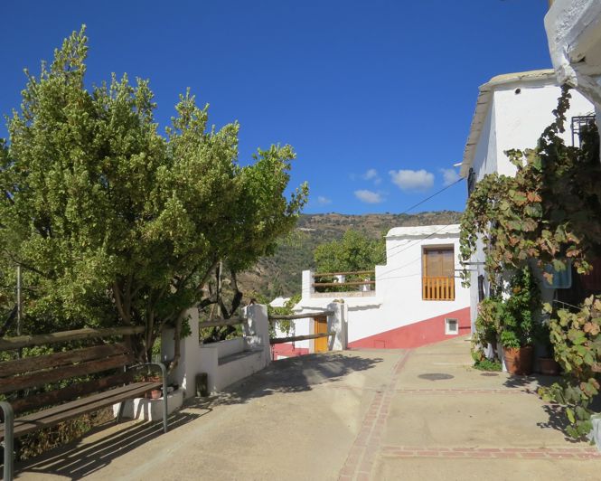 Image No.38-3 Bed Property for sale