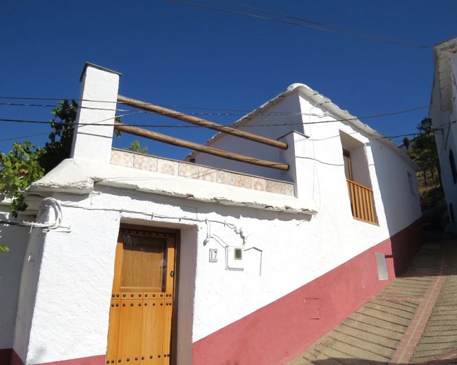 Image No.8-3 Bed Property for sale