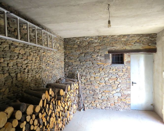 Image No.16-3 Bed Property for sale