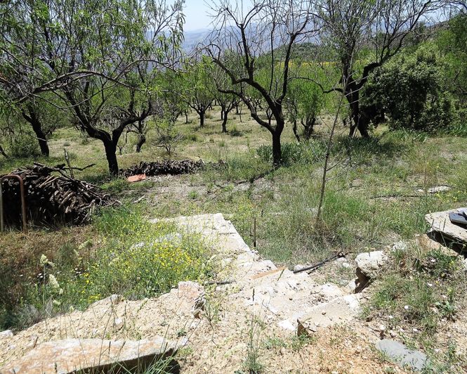 Image No.13-2 Bed Property for sale