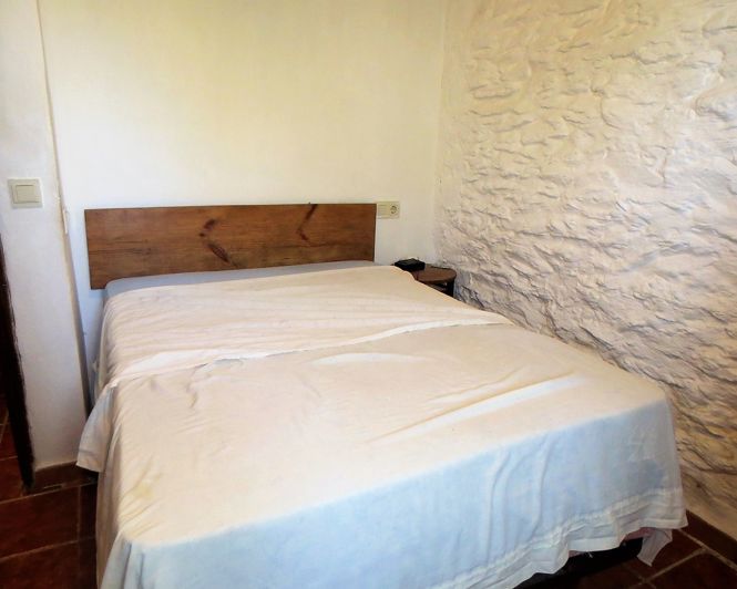 Image No.28-2 Bed Property for sale