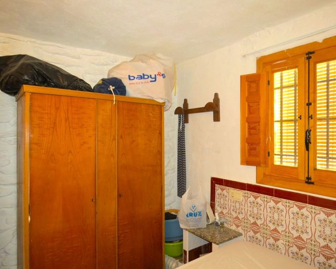 Image No.31-2 Bed Property for sale