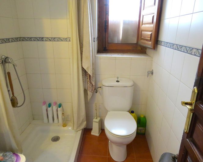 Image No.32-2 Bed Property for sale