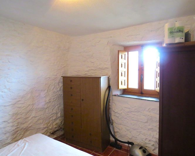 Image No.34-2 Bed Property for sale