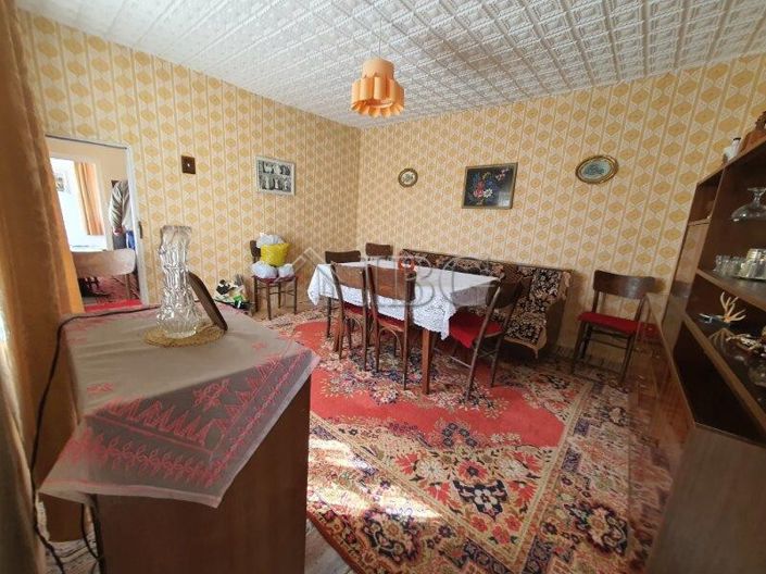 Image No.9-2 Bed House for sale