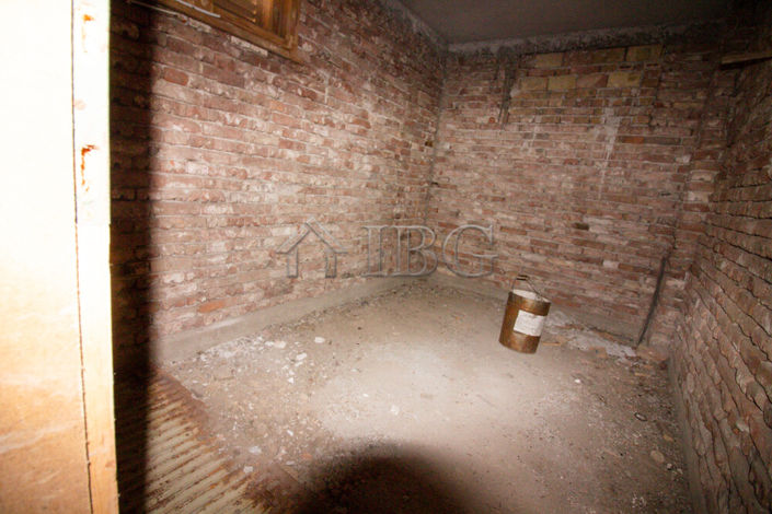 Image No.11-3 Bed House for sale