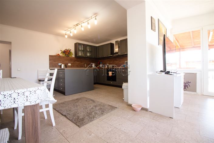 Image No.19-4 Bed House for sale