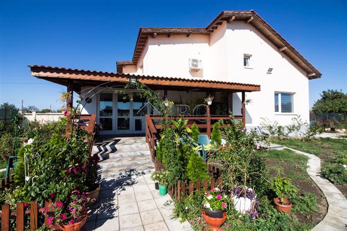 Image No.3-4 Bed House for sale