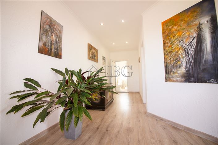 Image No.40-4 Bed House for sale