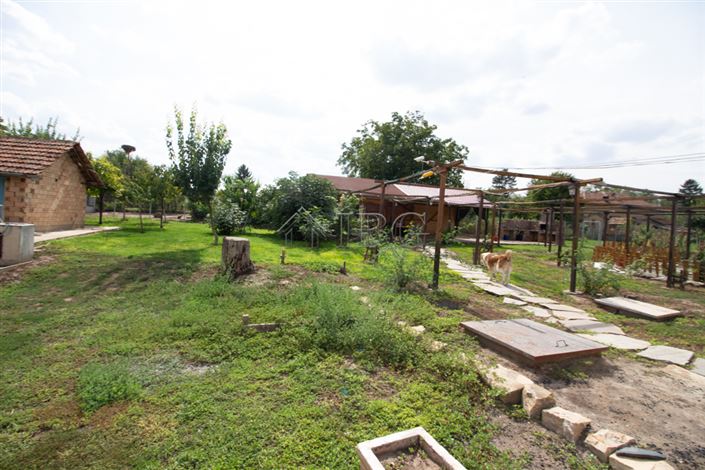 Image No.8-4 Bed House for sale