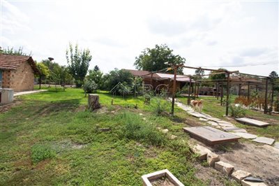 16633387162-bed-renovated-house-near-veliko-t