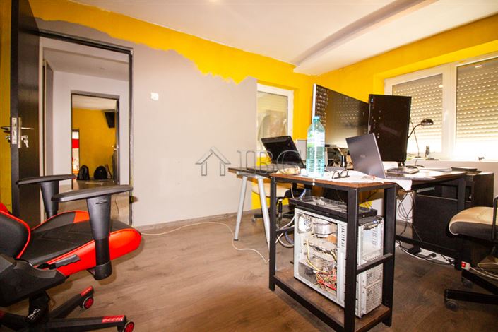 Image No.9-4 Bed House for sale