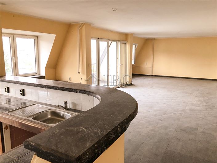 Image No.1-4 Bed Maisonette for sale