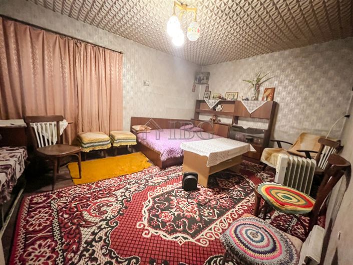 Image No.12-4 Bed House for sale