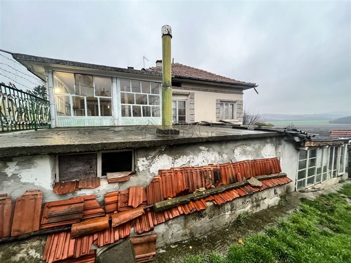 Image No.1-4 Bed House for sale