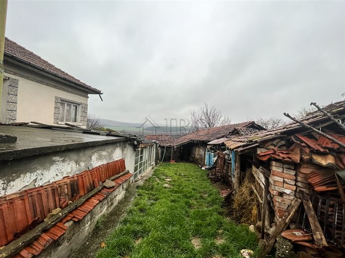 Image No.2-4 Bed House for sale