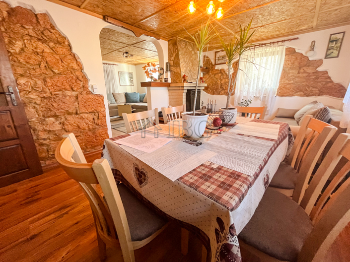 Image No.22-7 Bed House for sale