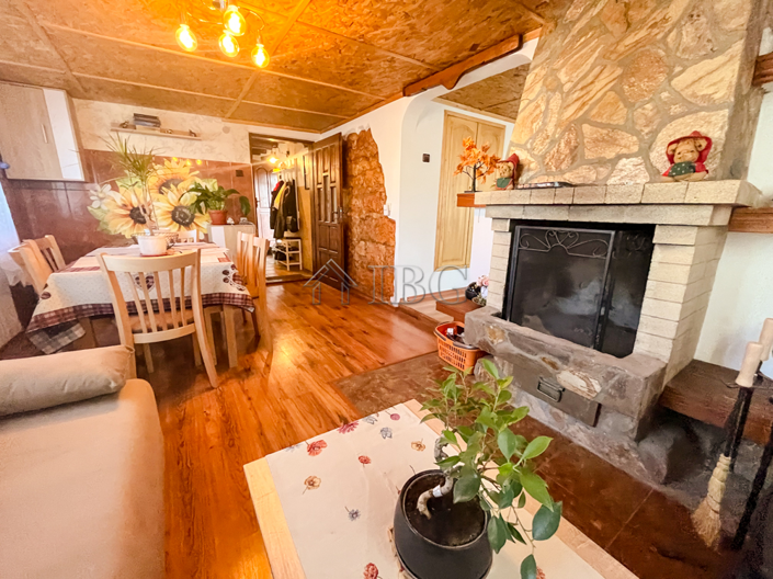 Image No.23-7 Bed House for sale