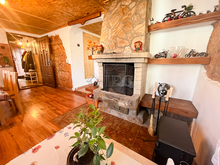 Image No.24-7 Bed House for sale