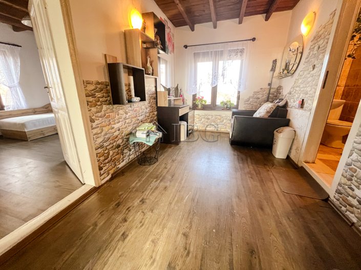 Image No.32-7 Bed House for sale