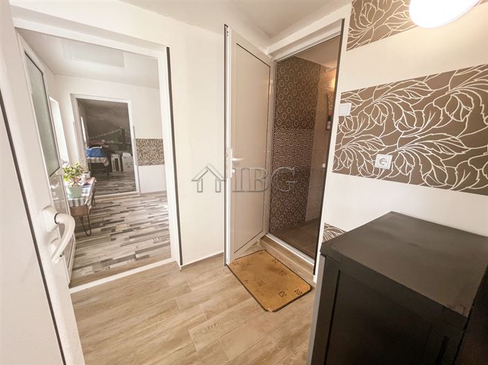 Image No.8-7 Bed House for sale