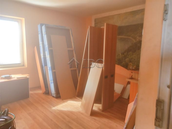 Image No.10-2 Bed House for sale