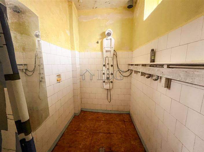 Image No.24-5 Bed House for sale